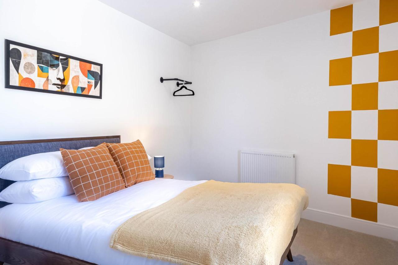 Modern Apartments With Balcony In Merton Near Wimbledon By Sojo Stay Mitcham Exterior foto
